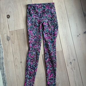 Lululemon swift speed size 4 Floral Patterned Leggings high rise , 28” length